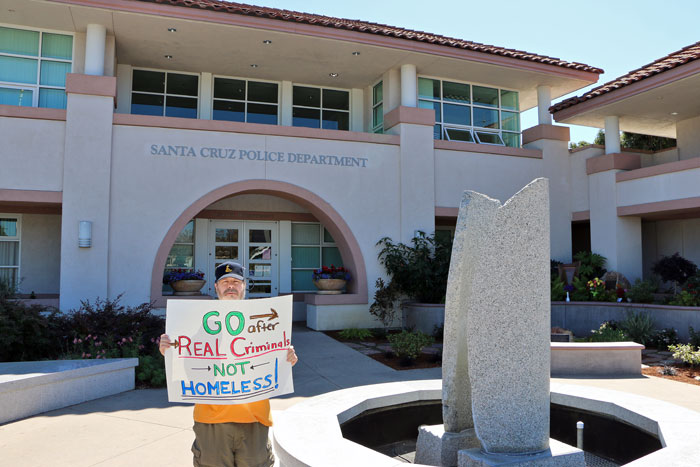 santa-cruz-police-department-protest-september-17-2014-1.jpg